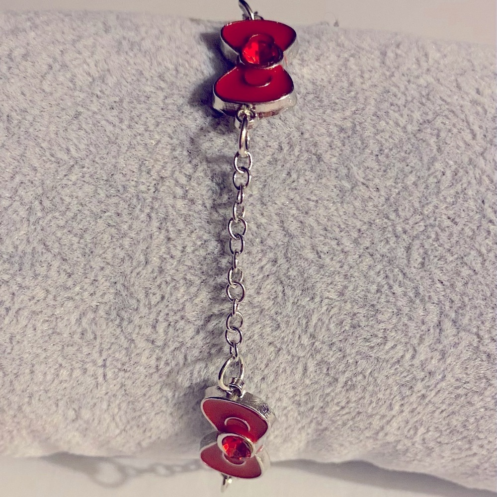 Bracelet, Rhinestones, Heart, bows, Silvertone, playful, Minnie Mouse​, NWOT - Picture 5 of 13